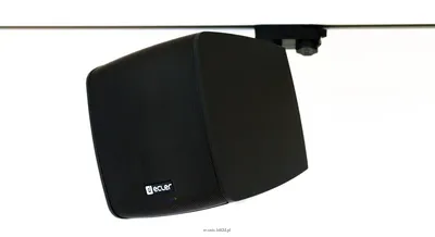 Ecler CUBE WiSpeak to 5” głośnik aktywny, z możliwością bezprzewodowego odbioru sygnału, liniowe wyjście AUX do podłączenia aktywnego subwoofera, wyposażony w system do montażu na szynę oświetleniową. Akcesoria: uchwyt do montażu na ścianie lub biurk